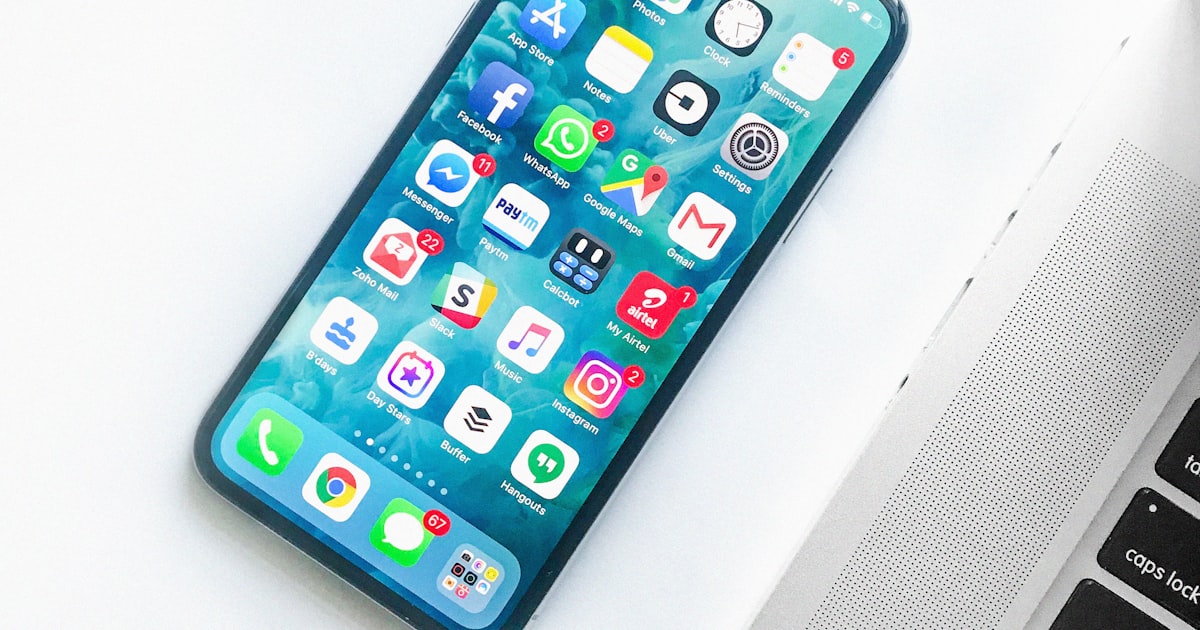 WhatsApp vs Contact Form: What Works for Phuket Business Websites
